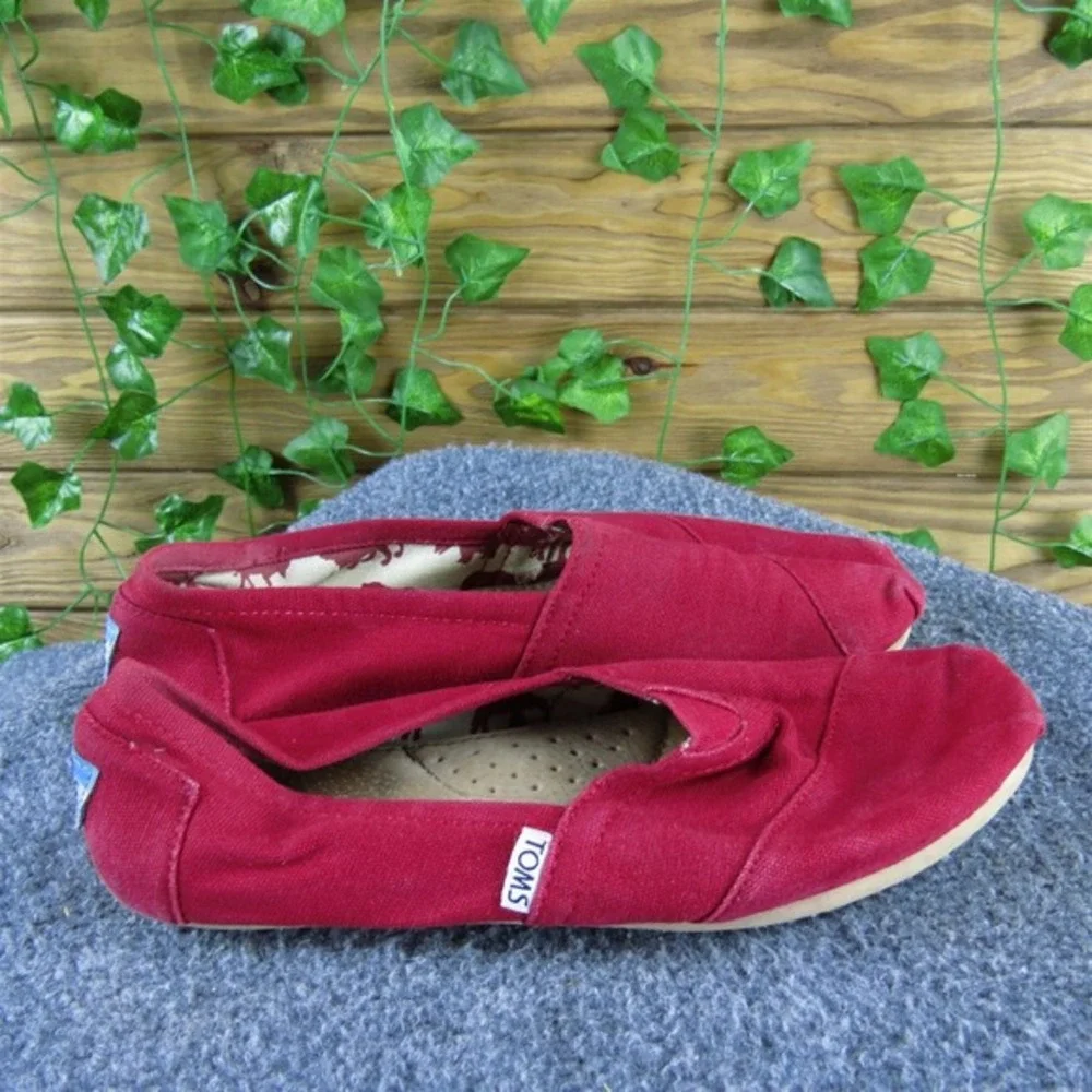 TOMS Women Classic Loafer Red Fabric Sz 8.5 Medium  Used 2025‎